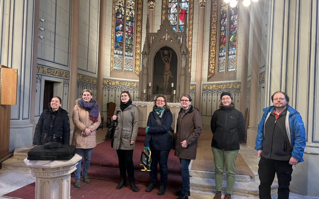 Gemeinde in der Kirche: Königsee Zum Lobe Gottes